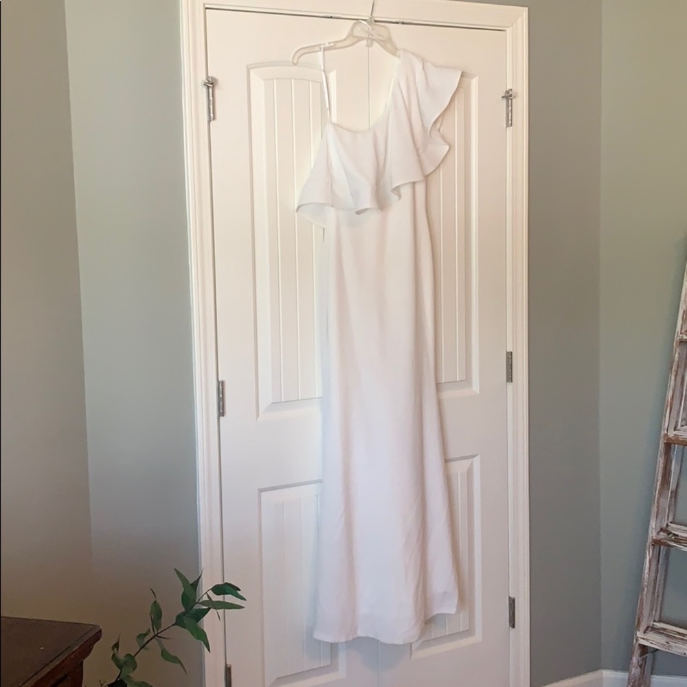 M One-Shoulder white bodycon maxi